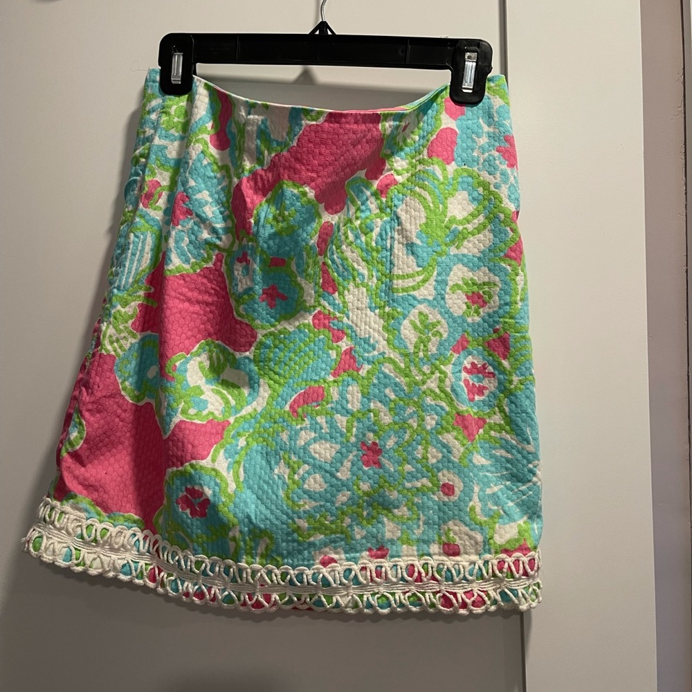 Lilly Pulitzer bright pink cotton skirt, size 6